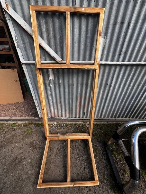 Ventana de Madera con Marco de Dos Hojas