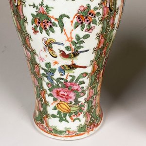 Dos Floreros Orientales de Loza: Estilo Cantón y Decoración Floral - imagen 9