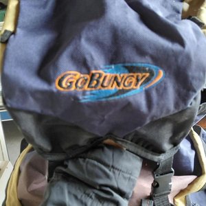 Lote siguiente: Mochila GoBungy Azul y Beige en Buen Estado