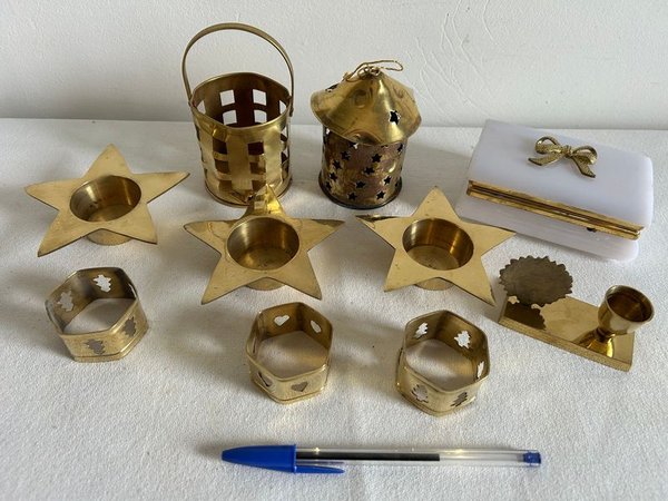Lote de Adornos Navideños y Servilleteros en Bronce