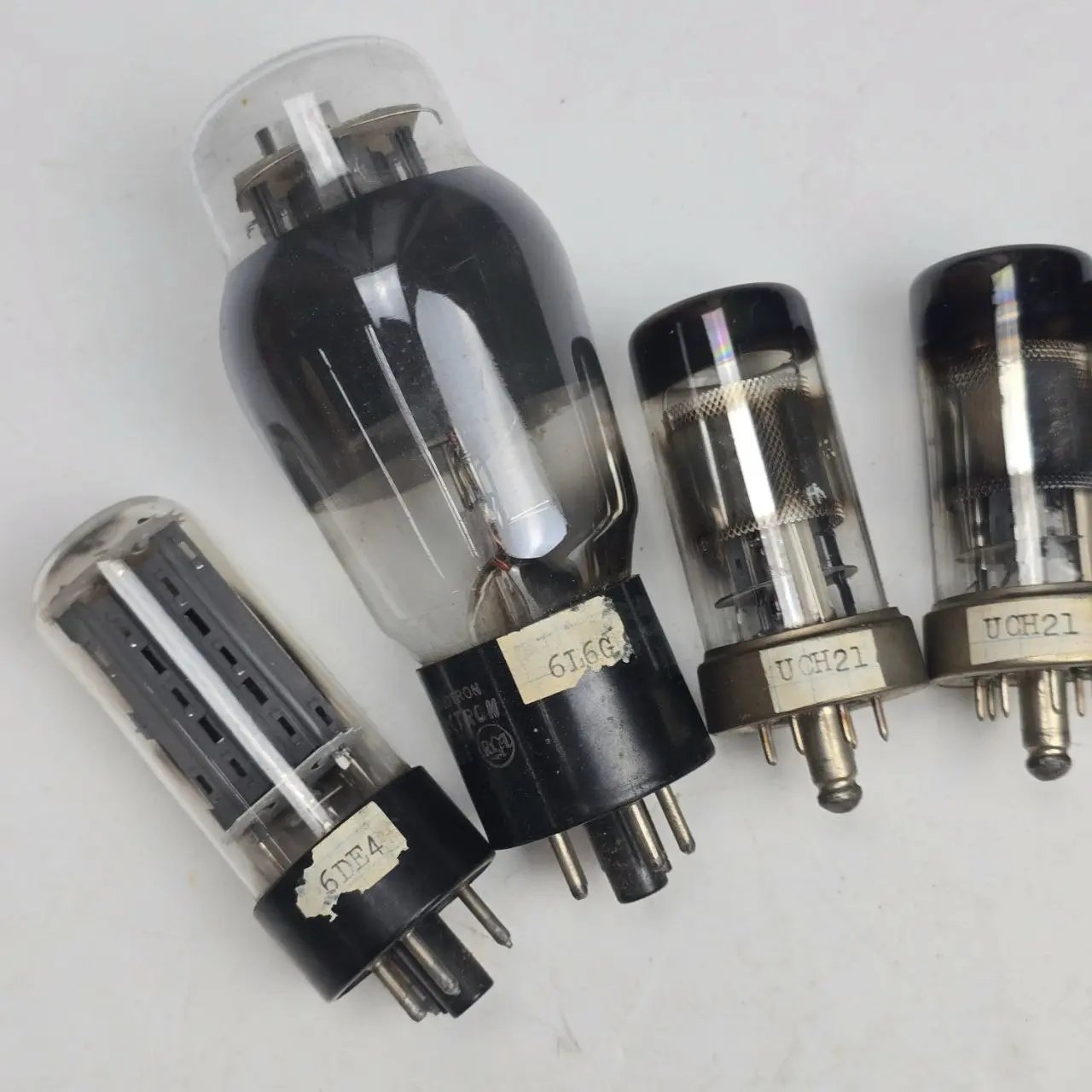 Item lote-33-valvulas-varias-x6 - Image 1