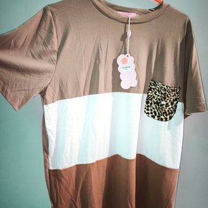 Lote siguiente: Remera Femenina Combinada con Estampado Animal Print