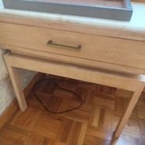 Mesa de Luz de Madera con Cajón y Tapa Clara - imagen 2