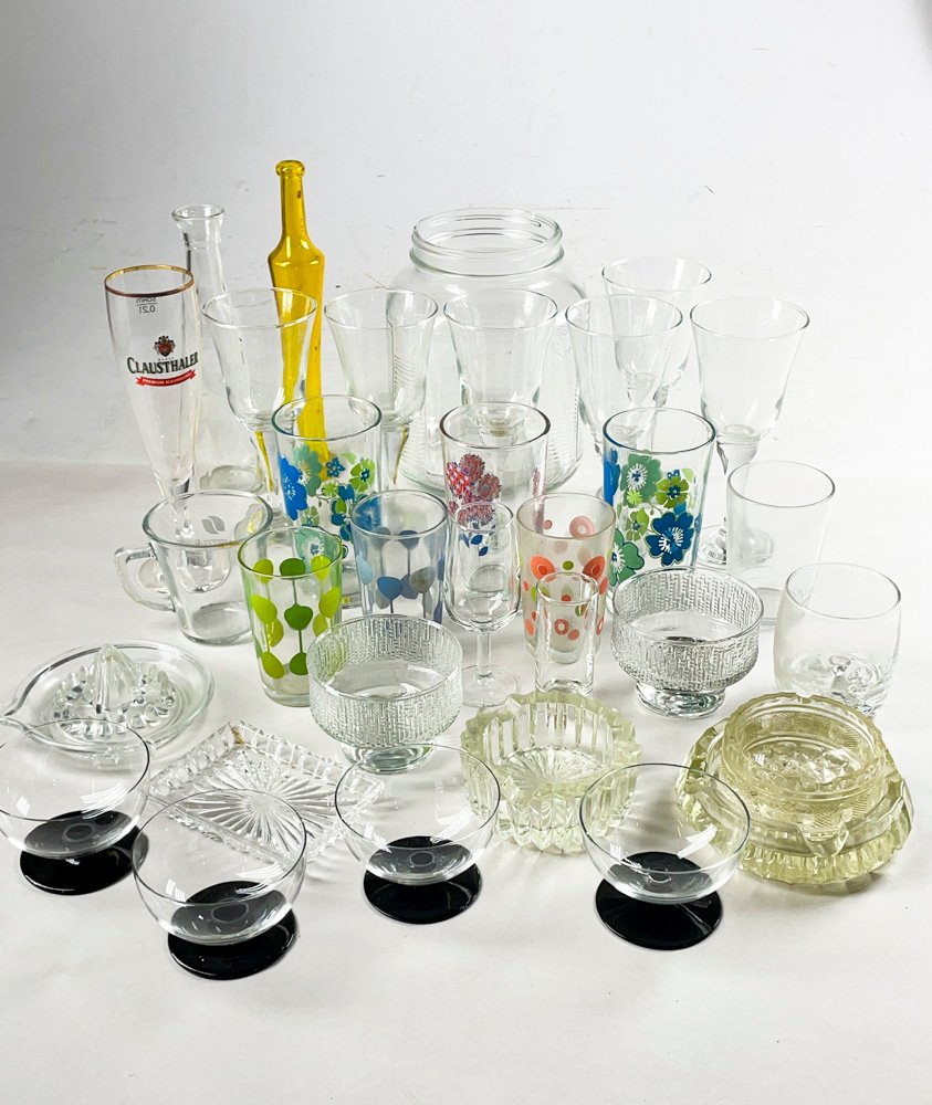 Lote anterior: Colección de artículos de vidrio y cerámica