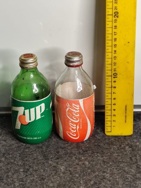 Dos Botellas Chicas Zup y Coca-Cola Chile con Tapas Originales