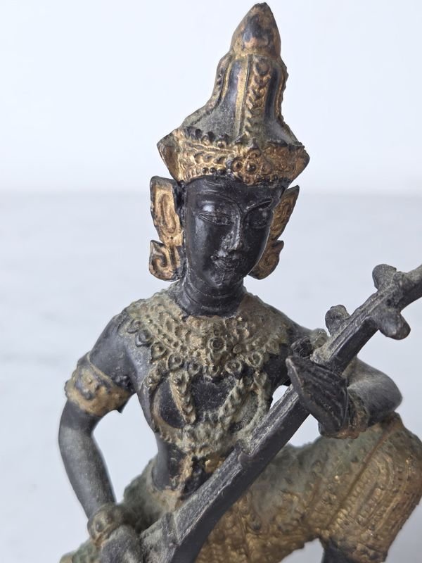 Esculturas de la India en Bronce con Detalles Intricados - imagen 6