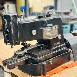 Máquina de Coser Industrial Adamson Antigua con Motor Hoover - imagen 2