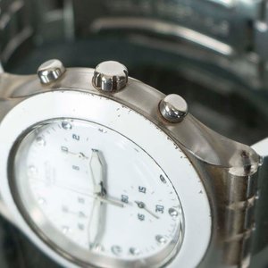 Reloj Swatch de Metal Blanco con Cronógrafo - imagen 2