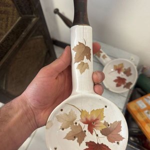 Cucharra y Espumadera de Porcelana con Diseño de Hojas - imagen 3