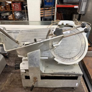 Lote anterior: Cortadora de Fiambres Profesional de Acero Inoxidable - 32cm