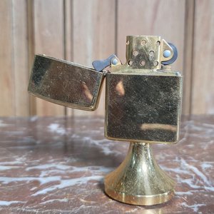 Lote anterior: Encendedor de Sobremesa Bradford Dorado con Base