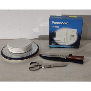 Lote siguiente: Balanza de Cocina, Teléfono Panasonic, Cuchillo y Tijera