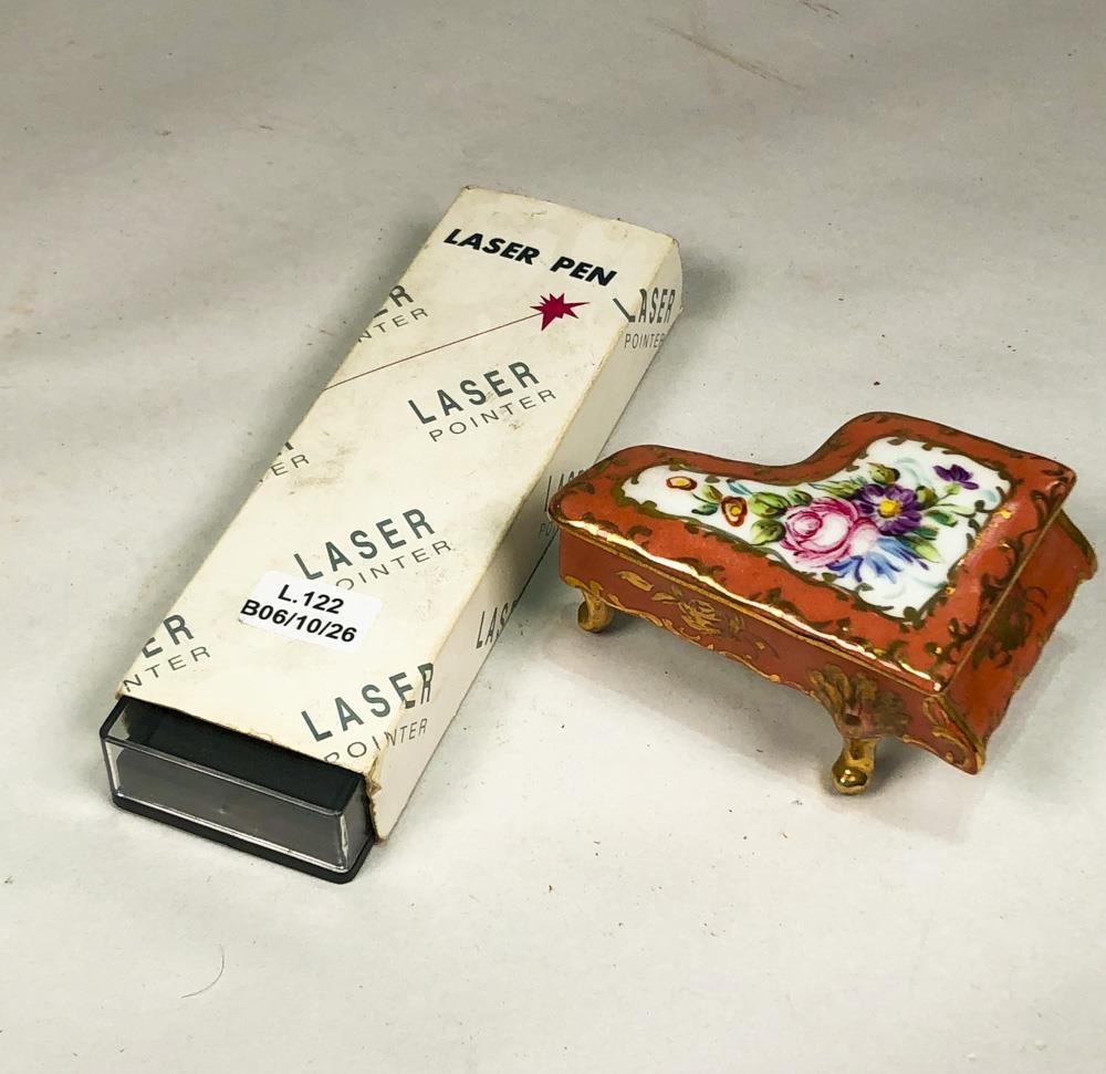 Piano Joyero de Porcelana Limoges y Lápiz Láser
