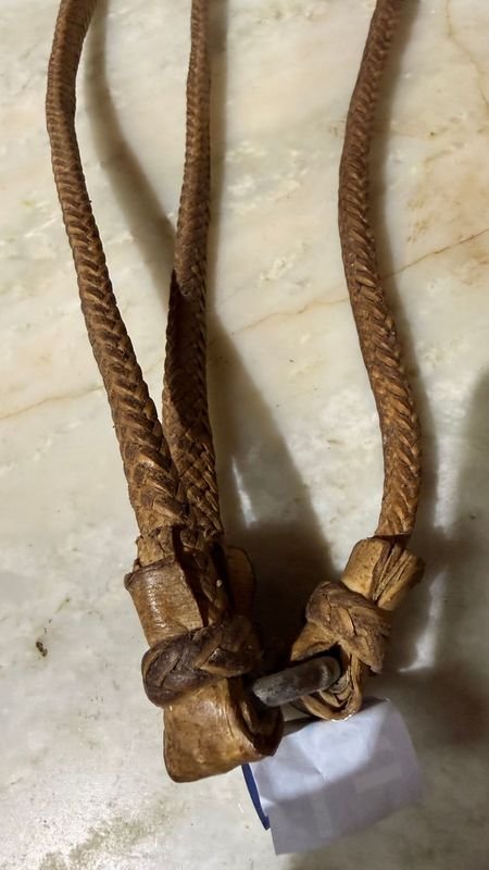 Pechera trenzada con accesorios - imagen 2