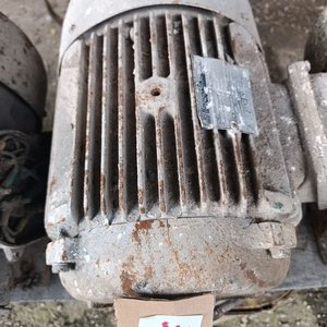 Lote anterior: Motor Trifásico Eberle 7.5 HP con Polea