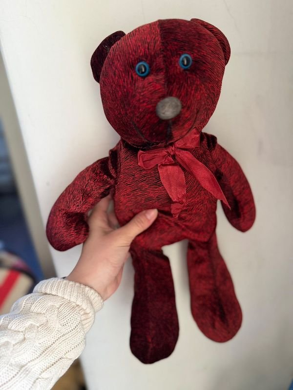 Oso de Peluche Rojo con Lazo