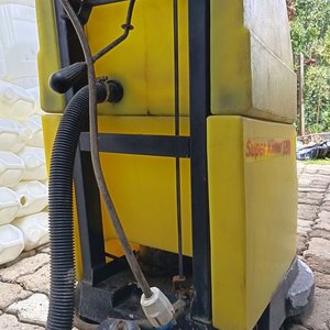 Lavadora y fregadora de pisos profesional Dixter Super Kliner 550. Equipo robusto de alta productividad diseñado para limpiar y secar superficies medianas a grandes en una sola pasada, optimizando drásticamente los tiempos de trabajo - Con Detalles Se Vende a al Vista - imagen 5
