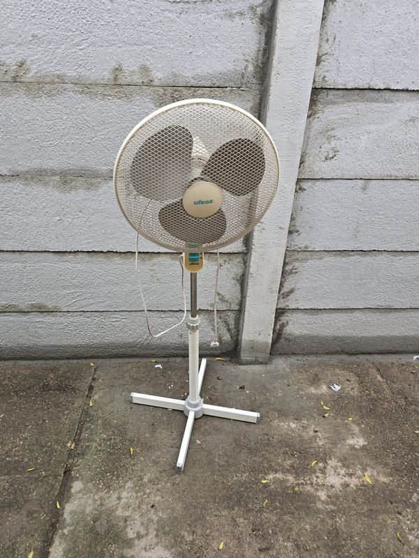 Ventilador de Pie Ufesa Blanco