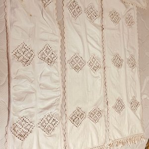 Juego de 4 Senderos Blancos con Bordados y Flecos - imagen 2