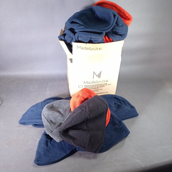 Lote de 50 Gorros Infantiles de Polar en Varios Colores