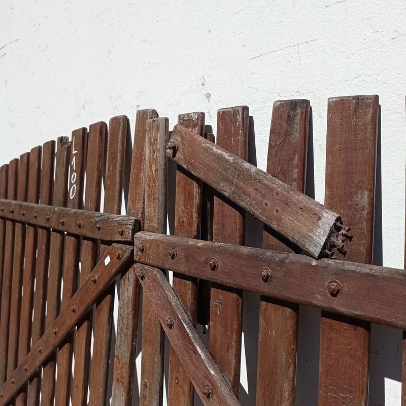 Portón de dos hojas en madera dura para venta - imagen 5