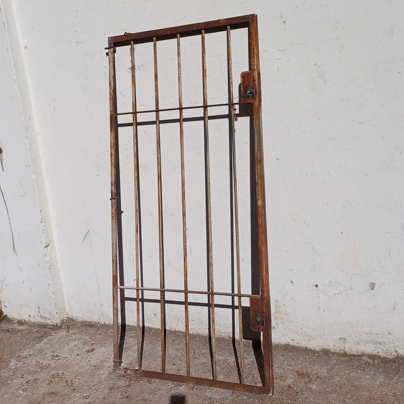 Puerta de reja metálica sin marco en varilla de 14mm - imagen 2