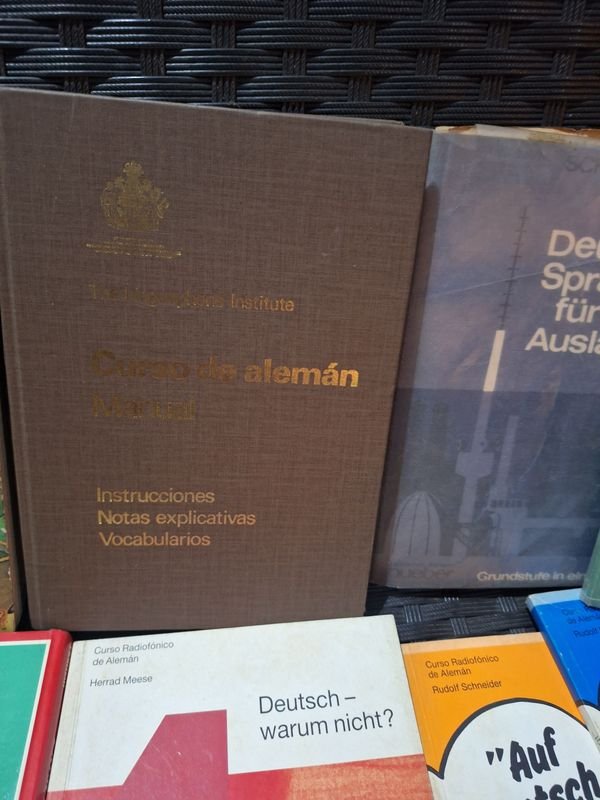 Libros y materiales de estudio en español - imagen 3