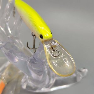 Lote de 3 Señuelos de Pesca Tipo Minnow con Babero y Anzuelos - imagen 7