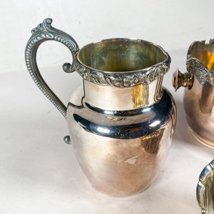Jarra Repujada, Centrito Acanalado y Hielera "Metal Art - rep. France" - imagen 3