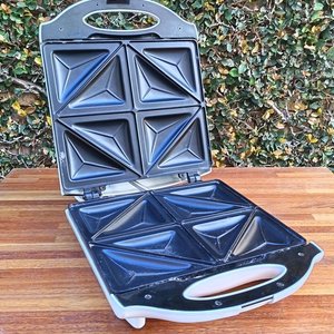 Lote siguiente: Sandwichera Eléctrica Eüpa TSK-2041 Blanca en Caja Original