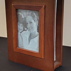 Lote anterior: Álbum de Fotos Artesanal de Madera con Marco