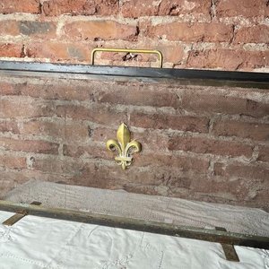 Lote anterior: Chispero Metálico con Detalle de Flor de Lis y Bronce