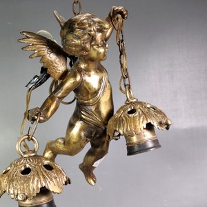 Lote siguiente: Colgante de Bronce Macizo con Querubín y 2 Luces