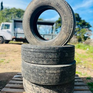 Lote siguiente: Juego de 4 Cubiertas Bridgestone R17.5