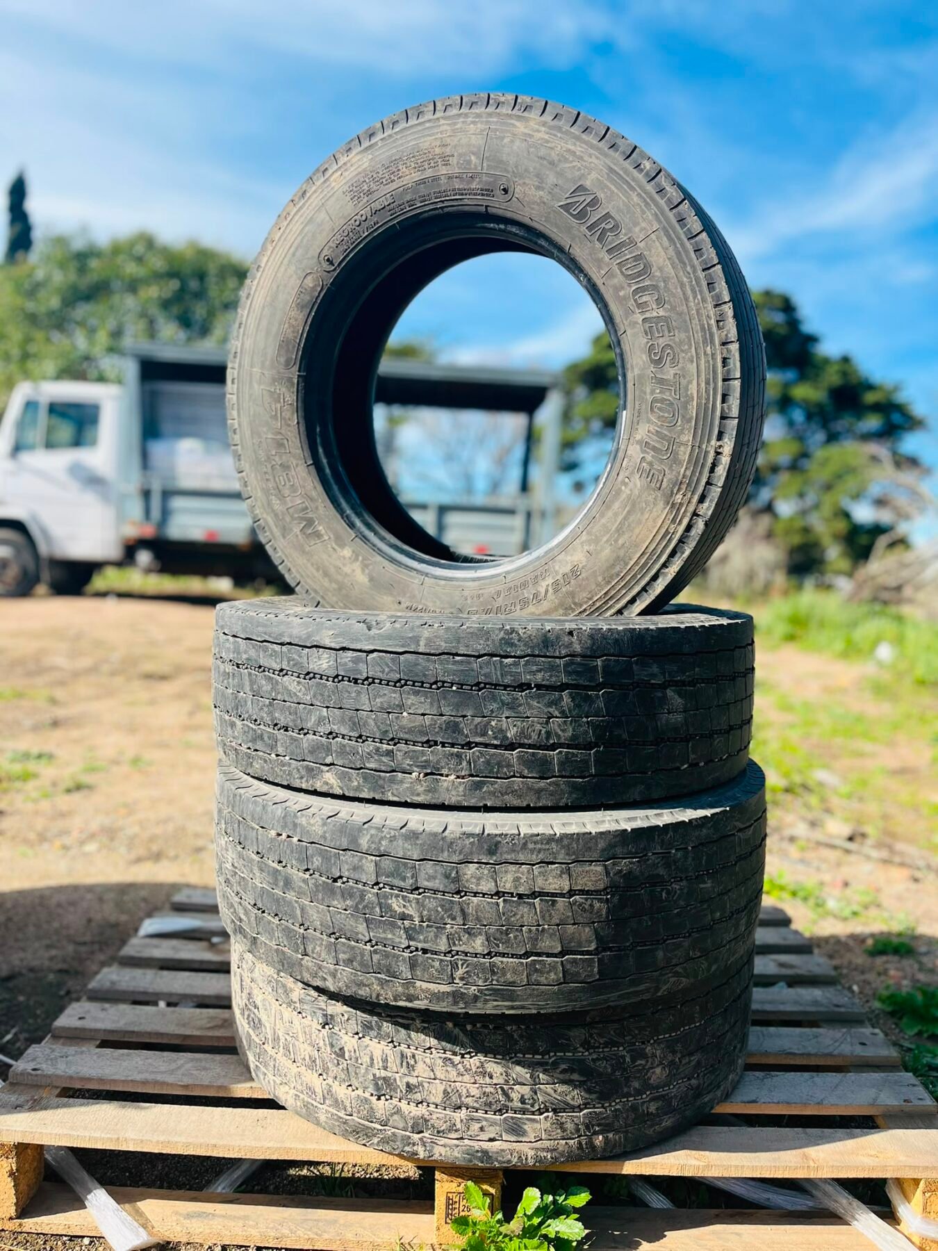 Juego de 4 Cubiertas Bridgestone R17.5