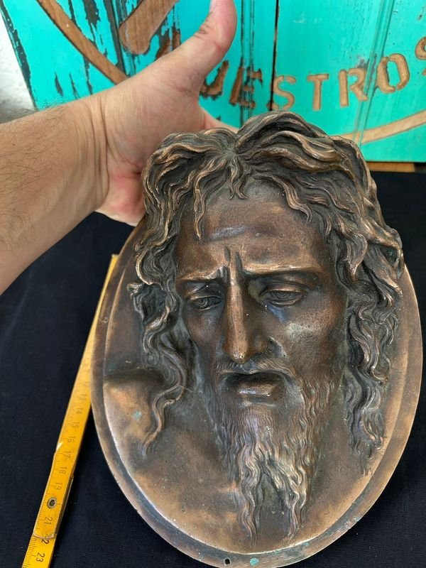 Bronce de Jesucristo con detalles realistas - imagen 3