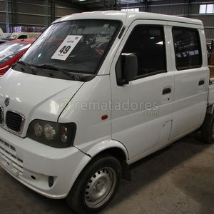 Camioneta Utilitaria DFSK Mini Truck Blanca con Carga de Madera - imagen 1