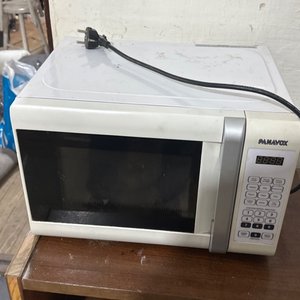Lote siguiente: Microondas Panavox Blanco