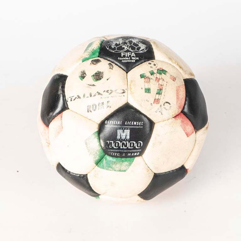Lote siguiente: Pelota de fútbol promocional del Mundial de Italia 90
