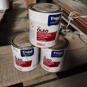 Lote siguiente: Conjunto de 3 Latas de Esmalte Sintético Tinsul Óleo Brillante