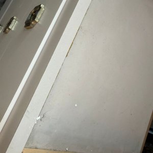 Cajonera Blanca de MDF Laminado con Tiradores Dorados - imagen 3