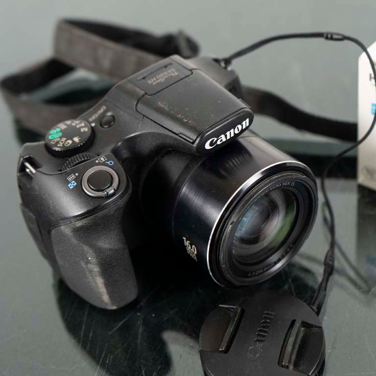 Cámara digital Canon y batería en venta - imagen 2