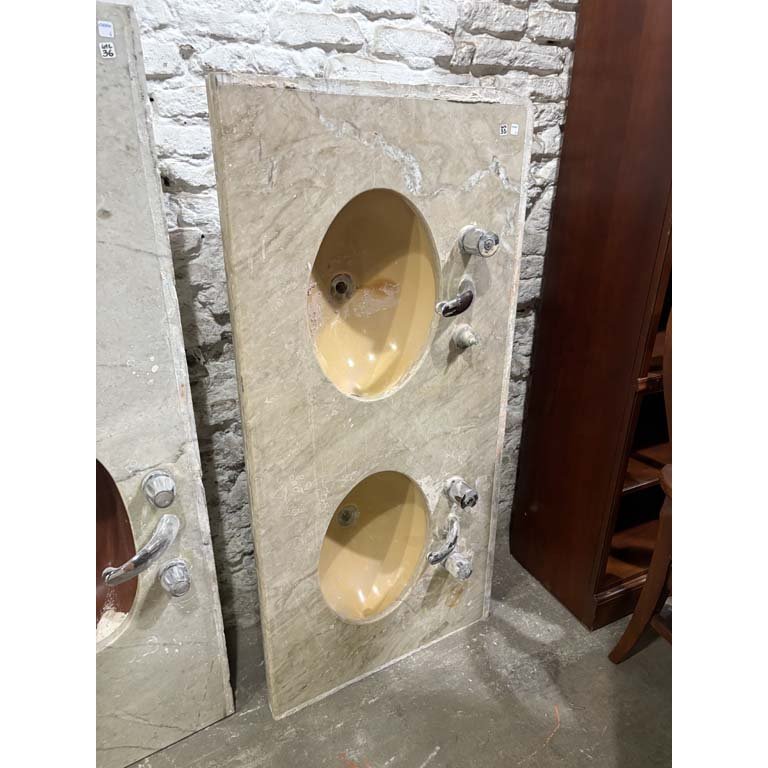 Item 2102597 - Image 0