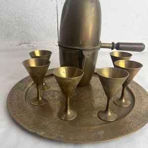 Juego de Café Turco en Bronce con Cafetera, 6 Copas y Bandeja Cincelada - imagen 2