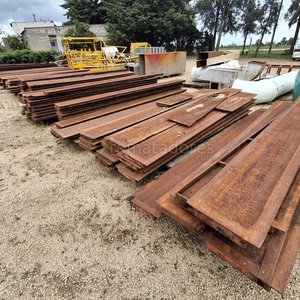 Lote siguiente: Lote de Vigas Metálicas Oxidadas para Construcción