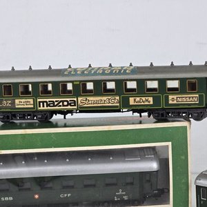 Lote de Vagones y Locomotora de Tren a Escala H0 de Colección - imagen 4