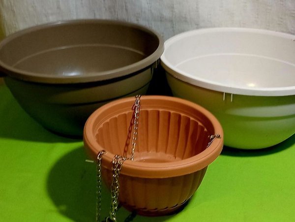 3 Macetas Colgantes y de Piso de Plástico