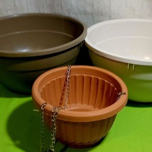 3 Macetas Colgantes y de Piso de Plástico - imagen 1