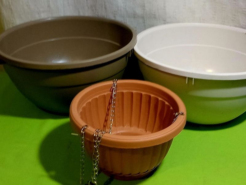 3 Macetas Colgantes y de Piso de Plástico