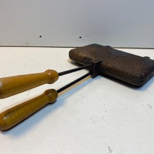 Set de Utensilios de Cocina y Parrilla: Sandwichera, Aceitera, Cuchillos y Más - imagen 6